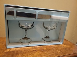 Vintage Wedding Champagne Toast Glasses Bride Groom and Cake Knife