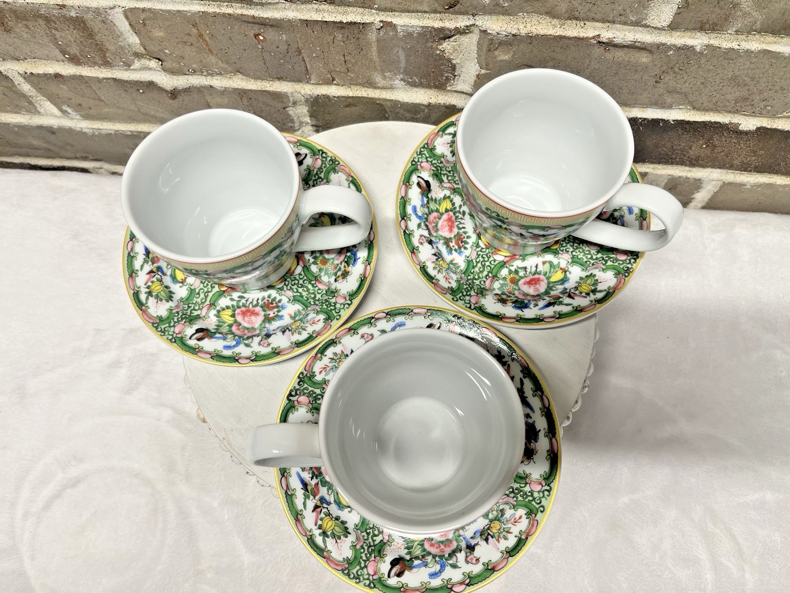 Williams Sonoma Famille Rose Tea Pot  with  Cups and Saucers 7 pc SET New