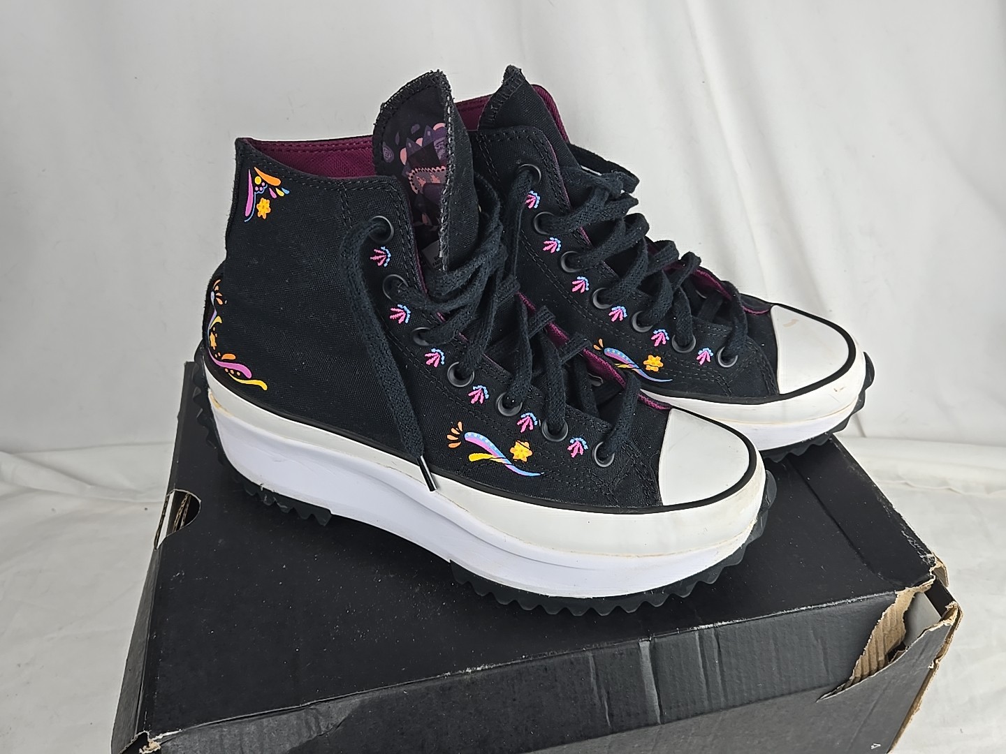 Converse Run Star Hike Platform High 'Día de Muertos' Shoes - Ladies size 7.5