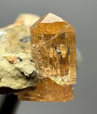 29 carats, RARE IMPERIAL TOPAZ TWIN CRYSTALS ON MATRIX FROM KATLANG/PAKISTAN