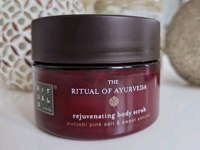 THE RITUAL OF AYURVEDA * Rejuvenating Body Scrub Peeling * Salz & Mandel * NEU
