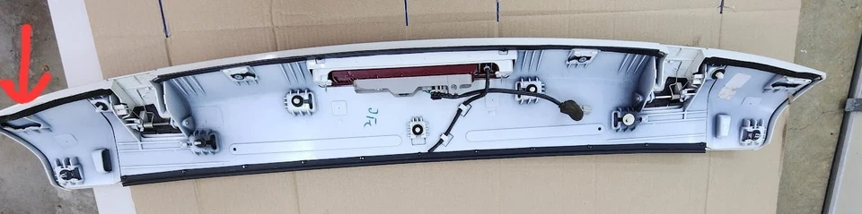 Спойлер подъемной двери для Honda Pilot 2009-2015 годов выпуска с 3-м стоп-сигналом от оригинального производителя белый NH603P - Изображение 4 из 4