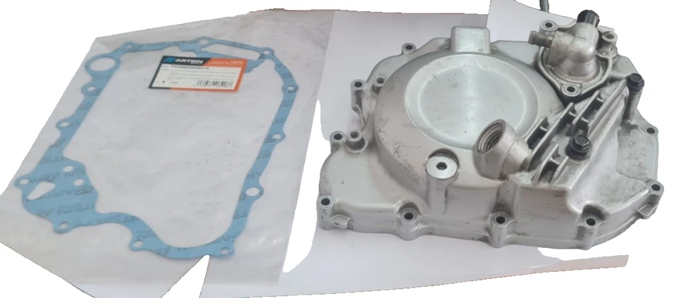 Tapa De Carter De Bomba De Agua Org. + Junta Honda SH 300 2007 2008 2009 2010 - Imagen 3 de 4