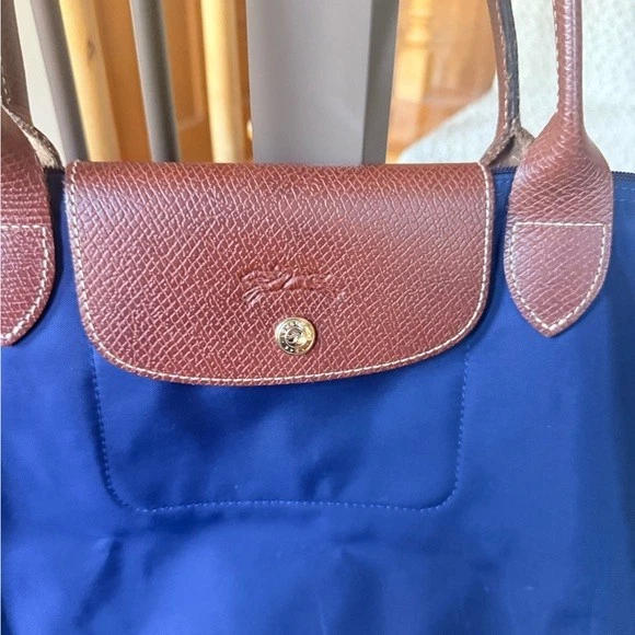 Longchamp Le Pliage Medium Tote Bag in Navy and Cognac Leather - Image 3 of 4