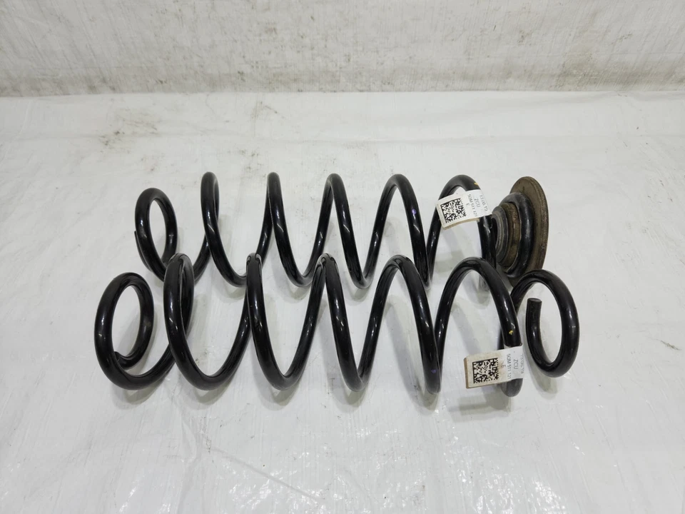 19-21 Volkswagen Jetta Rear Right & Left Suspension Coil Spring OEM 5QM 511 121 Foto 3 de 4