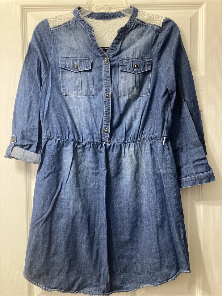 Vestido de mezclilla hasta la rodilla de encaje mangas enrollables My Michelle para niñas talla 16 Foto 2 de 4