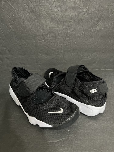 NIKE RIFT (GS/PS BOYS) Sz 6Y BLACK NEW 