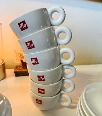 illy Porcelain cappuccino Cup & Saucer White/Red Logo