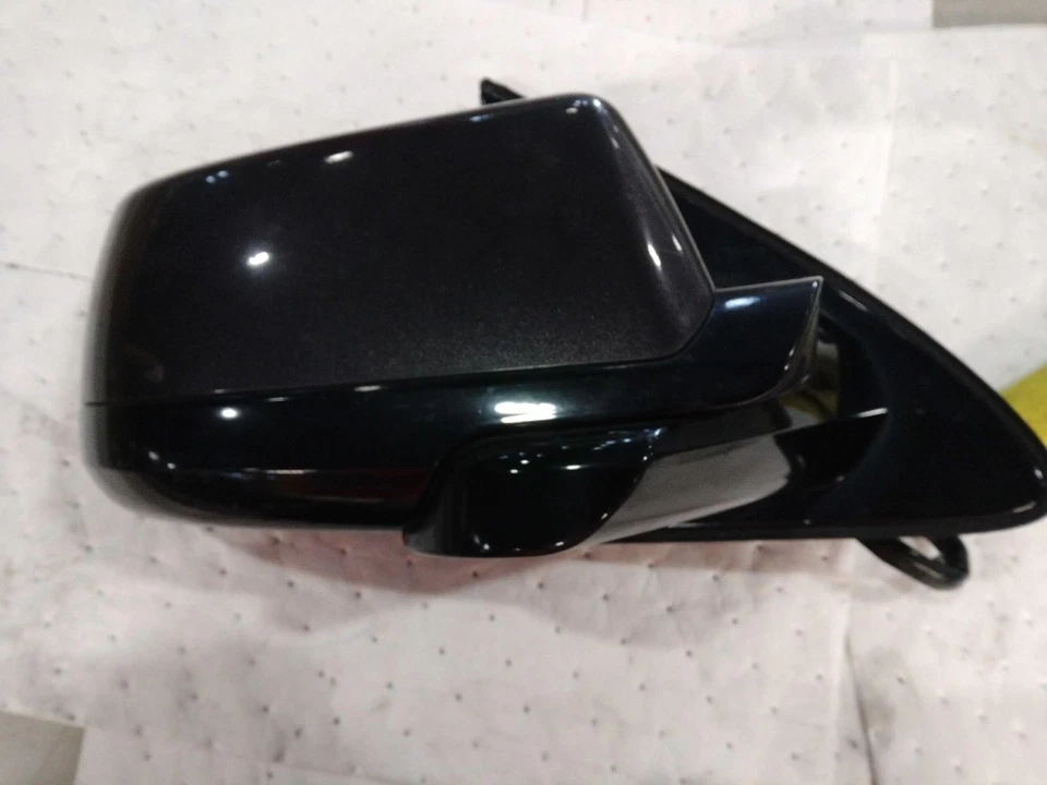 Used Right Door Mirror fits: 2017 Gmc Yukon xl 1500 Power turn signal opt DL3 w/ - Image 2 of 4