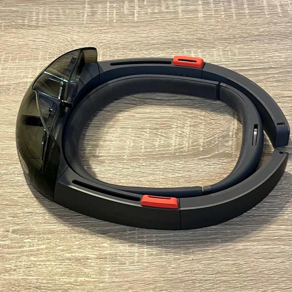 Microsoft HoloLens Mixed Reality Headset USB 2018 Japan Uesd - Image 2 of 4