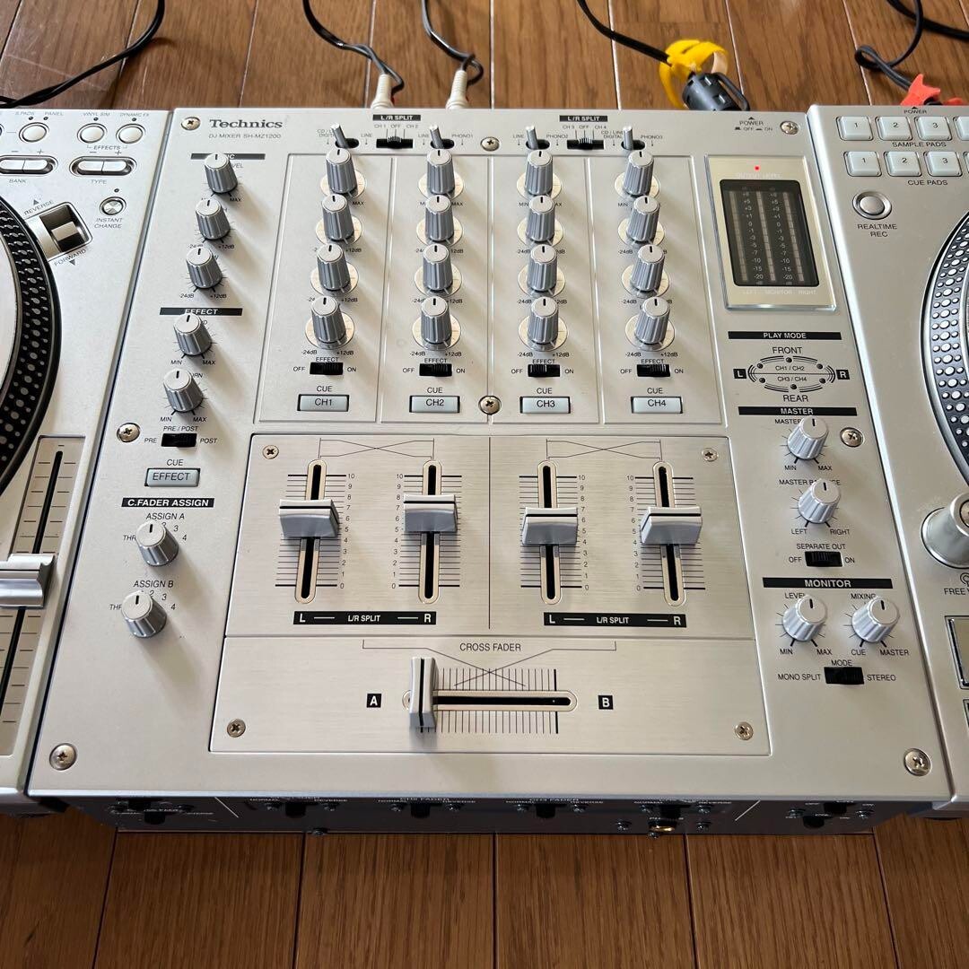 Technics SL-DZ1200 ×2 & SH-MZ1200 DJセット Technics SL-DZ1200 SH-MZ1200 Silver Mixer DJ Player