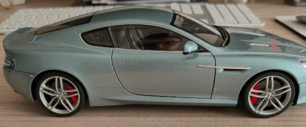 Aston Martin DB9, scala 1:18, Coupè, marca Welly - Immagine 3 di 4