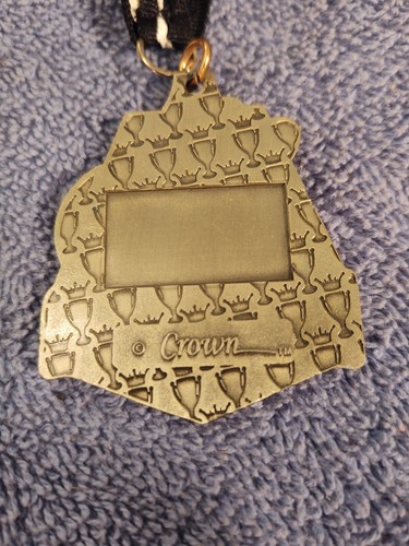 Crown Bowling 2018 Medal Award Necklace NEW - Picture 4 of 5