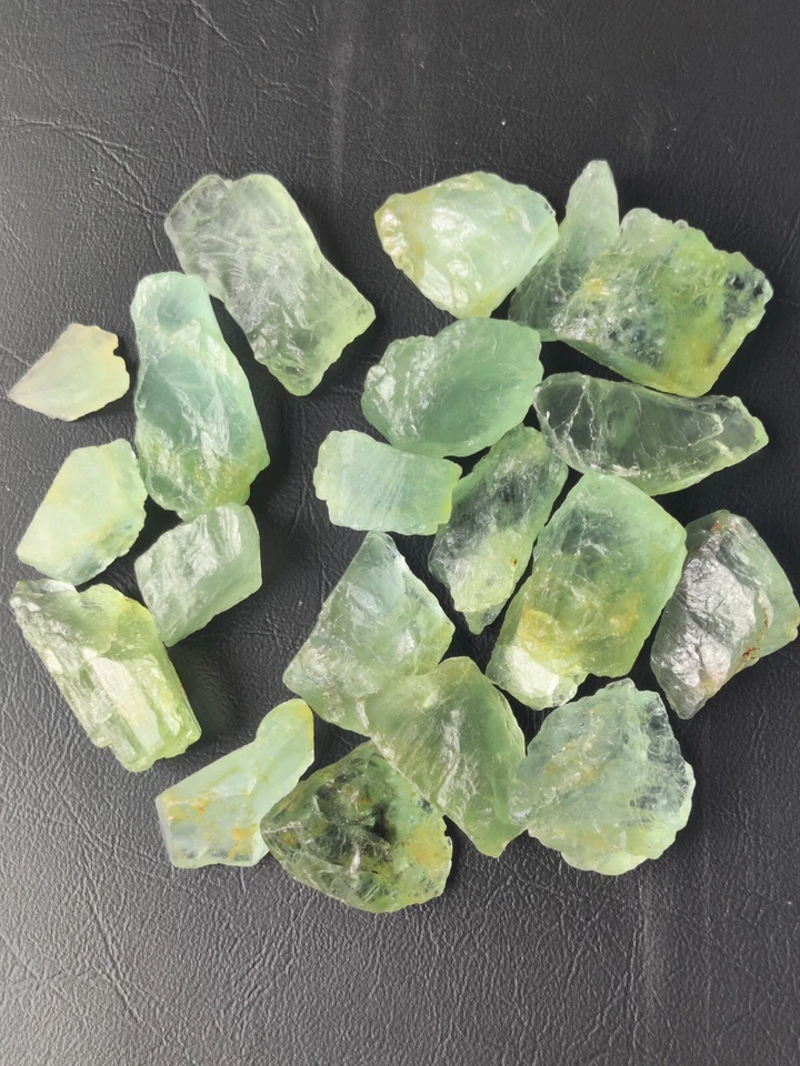 Lote de piedras preciosas áspera translúcidas color verde cristales de aguamarina natural lechosa Foto 2 de 4