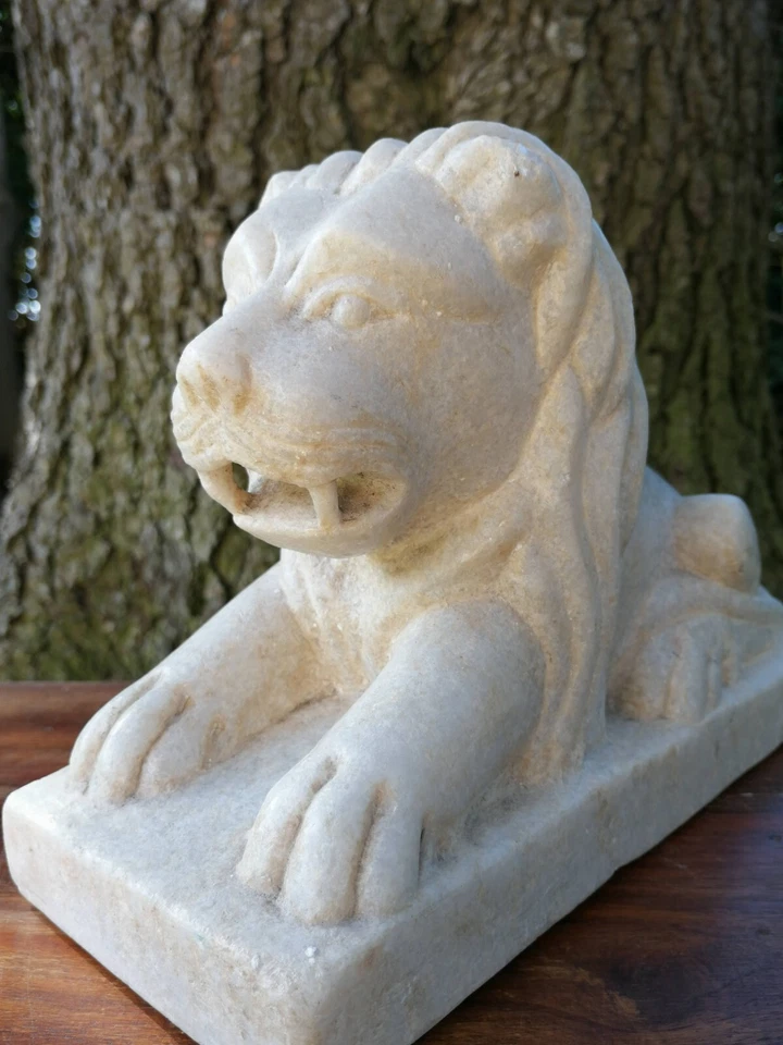 Sculpture Lion on pedestal white marble 1960s rare collectible sculpture - Image 4 of 4