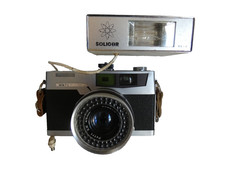 Vintage Petri 7S Circle Eye System 2.8 45mm w/Soligor Flash Camera Made in Japan