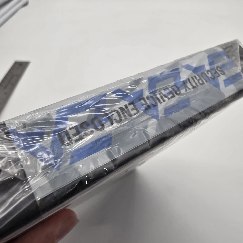 The Sims 2 Pets Expansion Pack - PC Sealed Exclusive Target Edition  2006 - Image 4 of 4