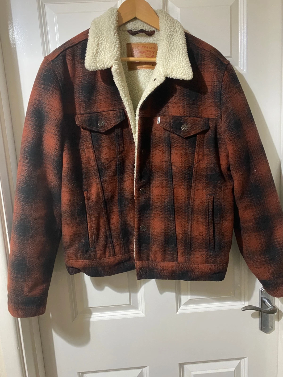 Levi’s American Red Wool Check Trucker Sherpa Jacket Men’s Size Medium
Opens in a new window or tab