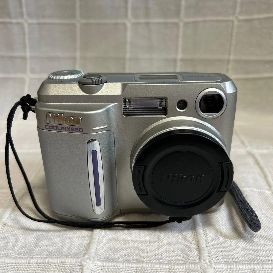 Nikon COOLPIX 880×2/885/3100/3700 5台 Amazon.com : Nikon Coolpix 880 3.2MP Digital Camera w/ 2.5x