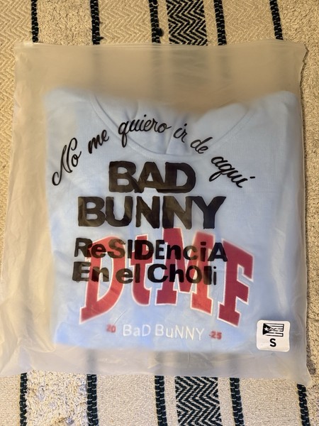 Hoodie Sudadera Bad Bunny DTMF Residencia Coliseo Puerto Rico Choliseo Merch