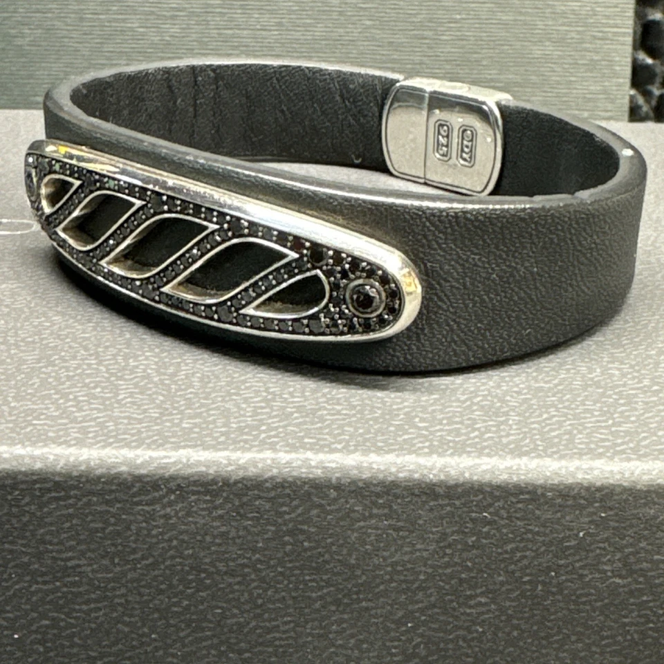 "Brazalete de eslabones de cable gráfico David Yurman 8"" pavé de diamantes negros (M) $1,900" Foto 4 de 4