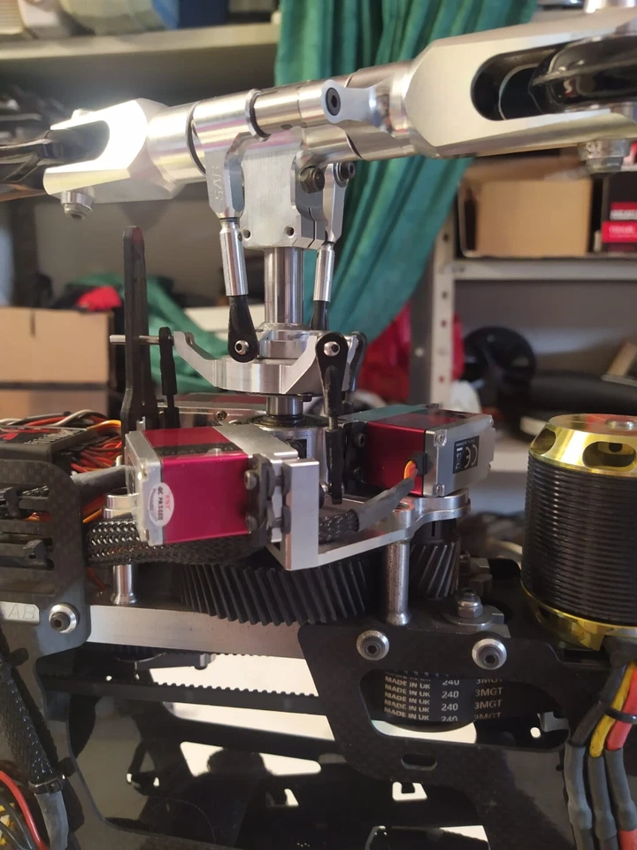 ELICOTTERO ELETTRICO "SAB-GOBLIN 700"  COMPLETO DI ELETTRONICA PROFESSIONALE - Immagine 3 di 4