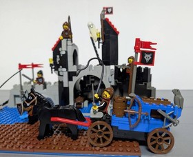 LEGO 6075 Wolfpack Tower 6038 Wagon Boat Lot Castle