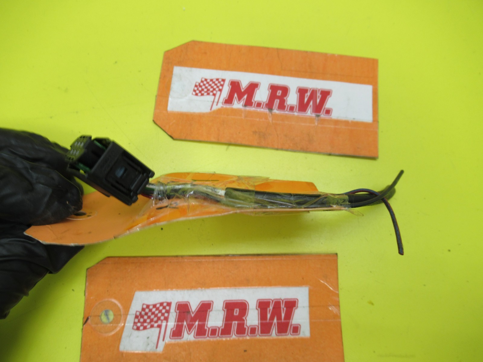 WIRE PLUG CONNECTOR OFF YAW RATE ABS BRAKE CONTROL BCM COMPUTER ECM ECU SAAB 9-3