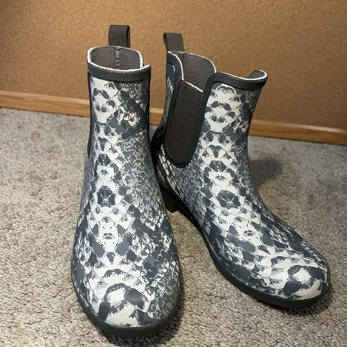 Chooka Eastlake Damen-Regenstiefel Schlangenmuster Größe 6 grau Booties