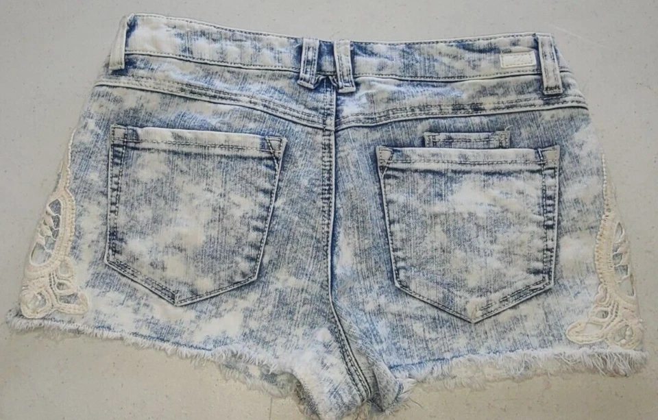 Pantalones de mezclilla azul lavado ácido talla 7 (32x2) Jolt Junior patrón de encaje en el lateral Foto 2 de 4