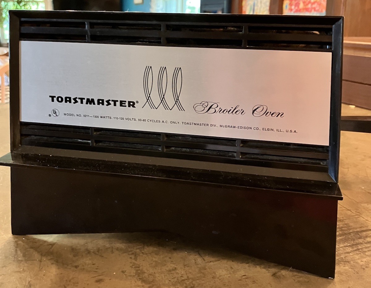 Vintage Toastmaster Tabletop Oven / Toaster Oven / Broiler Model 5211 1300W