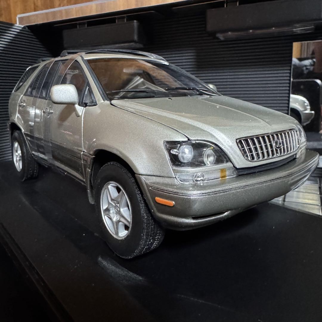 1/18 オートアート レクサス　RX300 ハリアー　LEXUS Rare Lexus RX 300 Silver Autoart 1/18 scale Minicar from