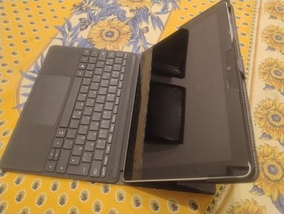 Microsoft Surface Go (1. Gen) 128GB / 8GB RAM + Type Cover + Hülle