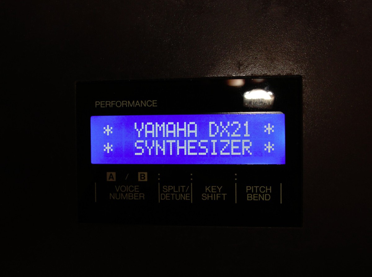YAMAHA DX21 ディスプレイ換装済み NEW Blue Backlit LCD Display for Yamaha DX21 DIY Repair