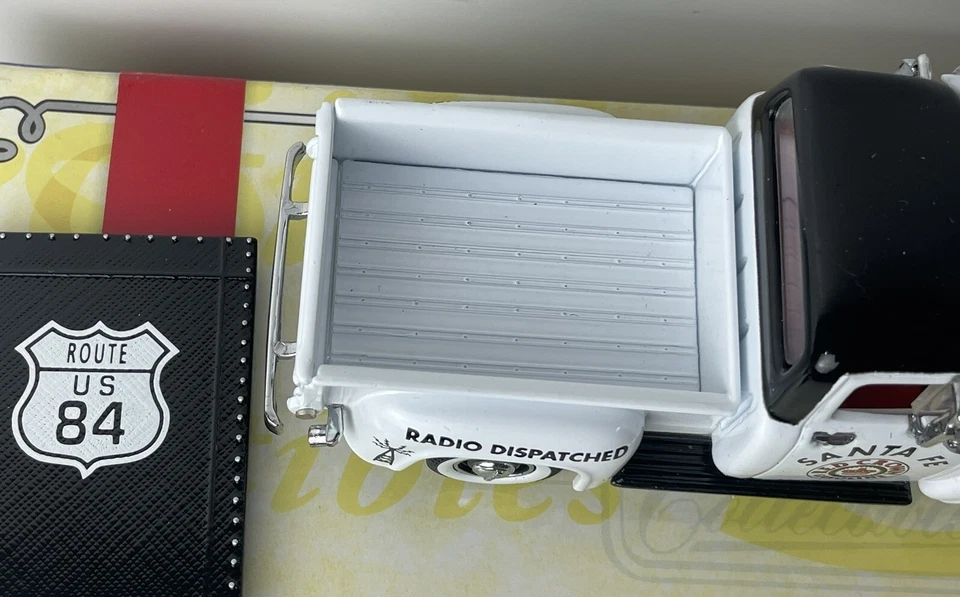 Matchbox 1955 Ford F-100 Pickup Truck Santa Fe Red Crown 1:43 SCALE - Image 3 of 4