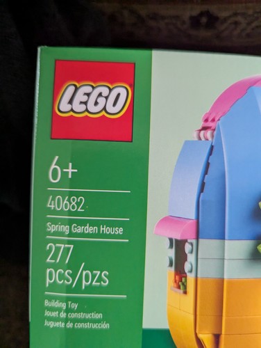 LEGO Easter Bundle: Spring Garden House Set 40682, Chicken 30643 and Bunny 30668 - Picture 13 of 15