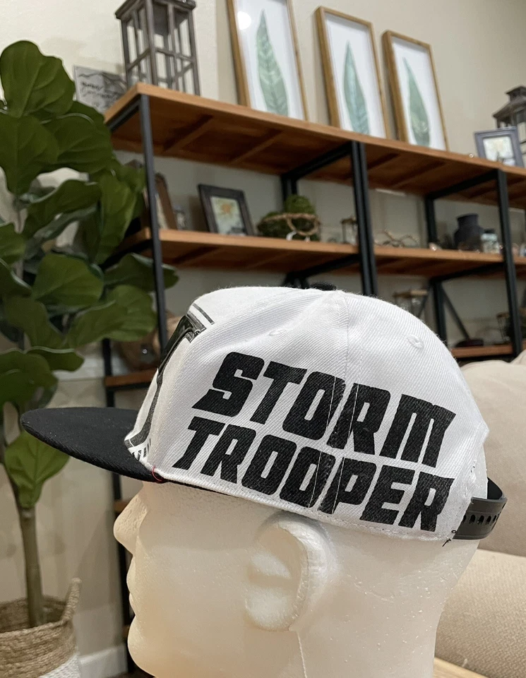 Gorra de béisbol Star Wars Stormtrooper blanca y negra H&M talla 4-8Y Foto 3 de 4