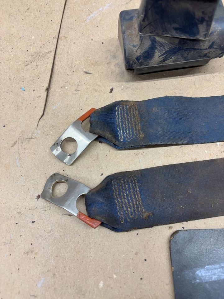 1973 75 77 81 FIREBIRD TRANS AM CAMARO REAR SEAT BELT BELTS RETRACTORS SEATBELTS - Image 2 of 4