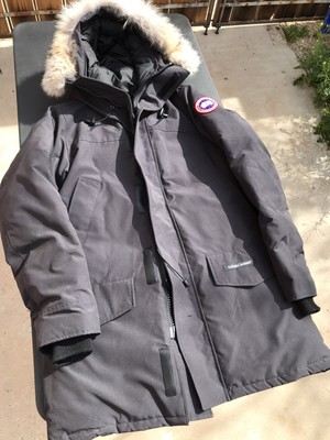 canada goose size small