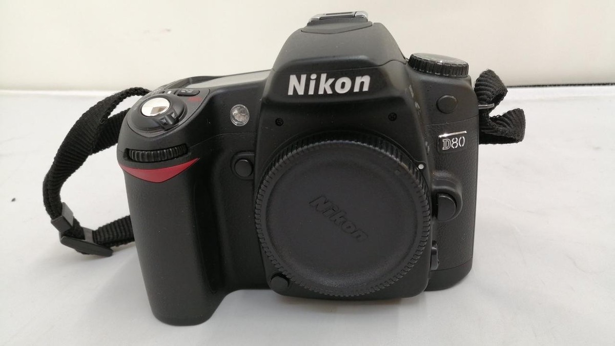 デジタルカメラ Nikon D80 Kit AF-S DX 18-135mm Amazon.com : Nikon D80 10.2MP Digital SLR Camera Kit with 18