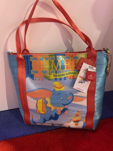 Bolso de Mano Cartel Disney Harveys Dumbo Cartera D23 2022 Exclusivo Nuevo con Etiquetas - Imagen 1 de 6