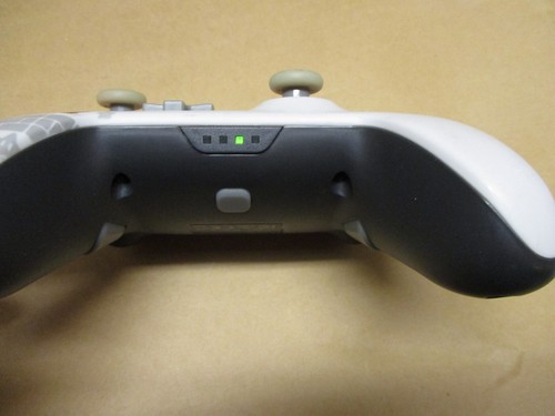 PowerA Super Mario Bros 3 Controller Wireless Potenziato per Nintendo Switch - Foto 3 di 4