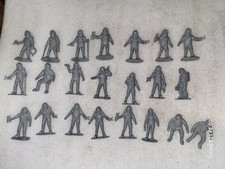 Lot of 22 Gray Plastic Spacemen Astronaut Figures 2" Tall