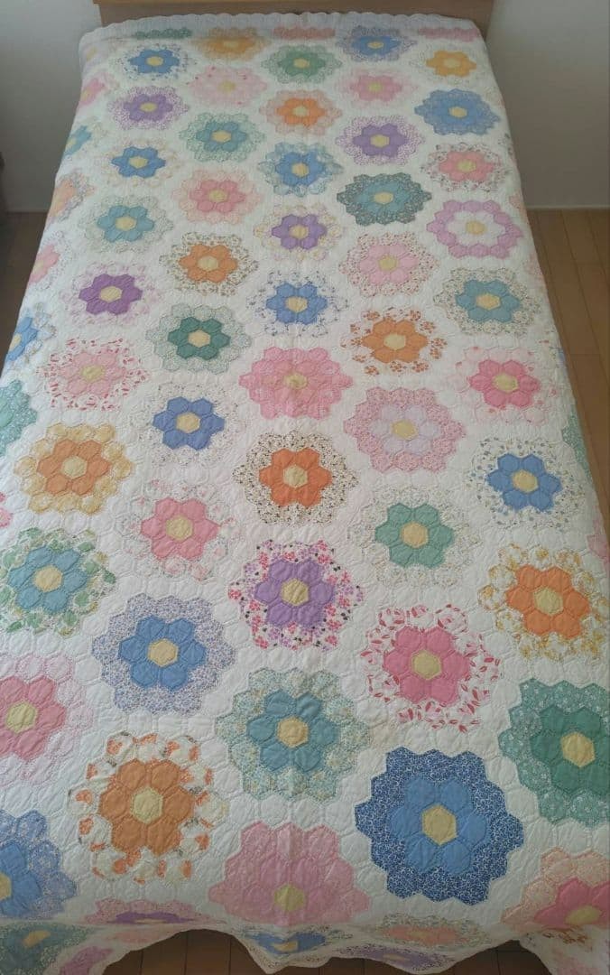 Vintage Antique Patchwork Quilt Grandmother’s Flower Garden pastel 140×198㎝