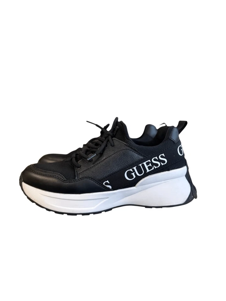 Zapatillas deportivas Guess de cuero negras de caña baja talla 7 para mujer Foto 2 de 4