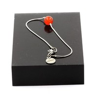 Steine Und Mineralien. Armband Aus Edelstahl Mit Einer Perle Karneol Aus Uruguay