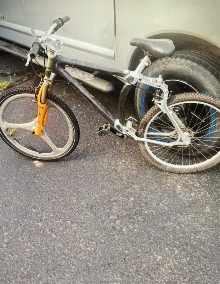 GT STS Carbon Fiber Mountain Bike.(Thermoplastic) - Image 2 of 2