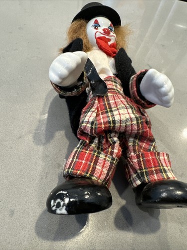 Vintage Ceramic Clown Figurine. 7.5 Inches Tall Made In France. - Picture 4 of 4