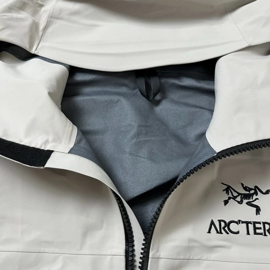 ARC'TERYX GIACCA ARC’TERYX Alpha SV GORE TEX BIANCA nuova