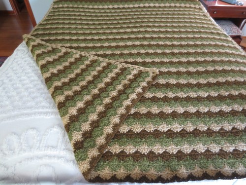 Crocheted VARIEGATED BROWN OLIVE TAN Wool or Wool Blend AFGHAN COVER - 59" x 88" - Picture 4 of 5
